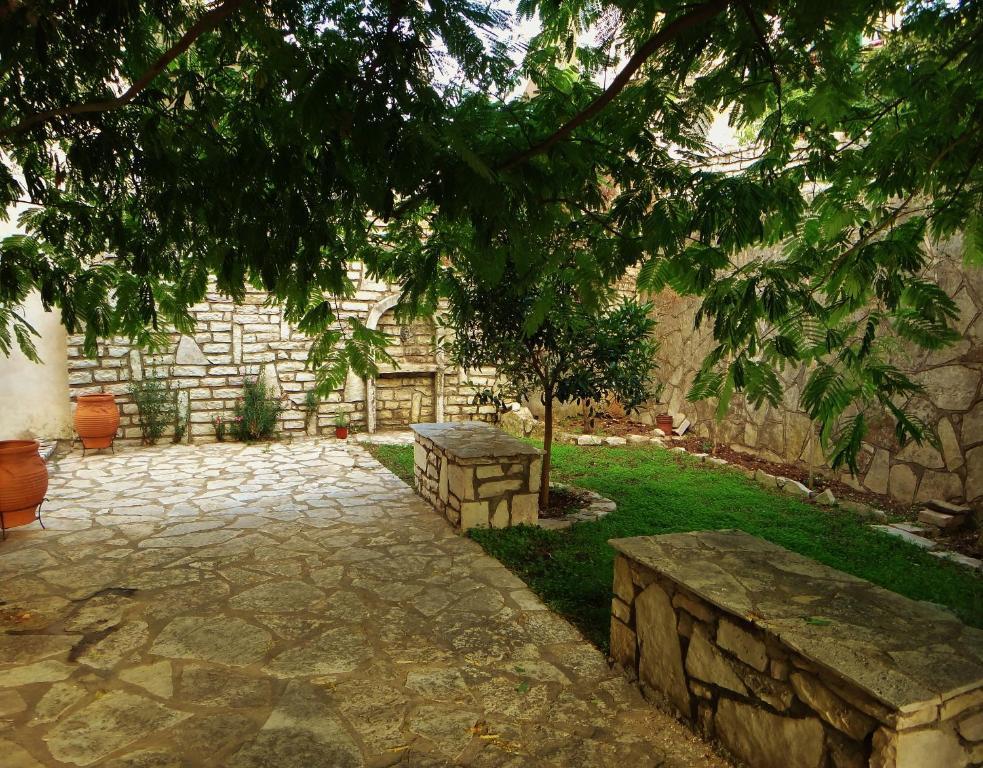 Lefkothea Apartments Frinion Exterior photo